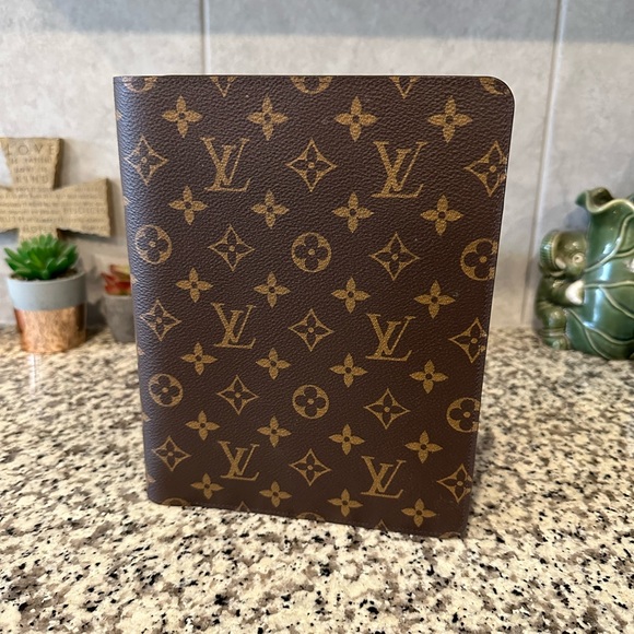 Louis Vuitton Other - Louis Vuitton Desk Agenda